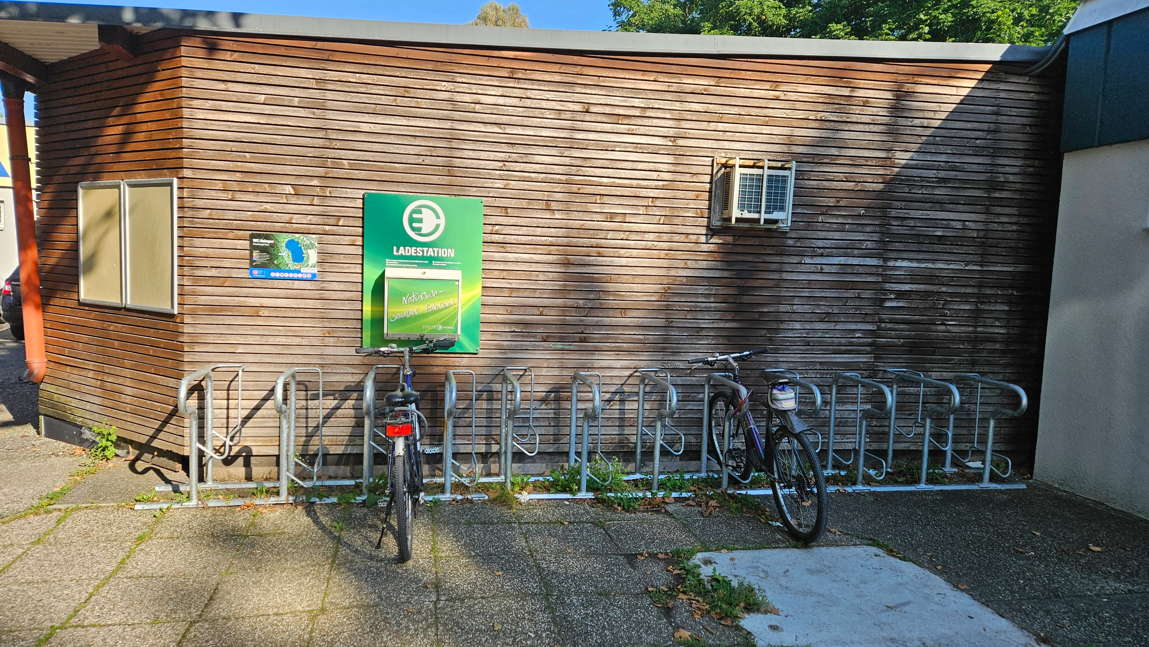 E-Bike Ladestation mit Fahrrädern